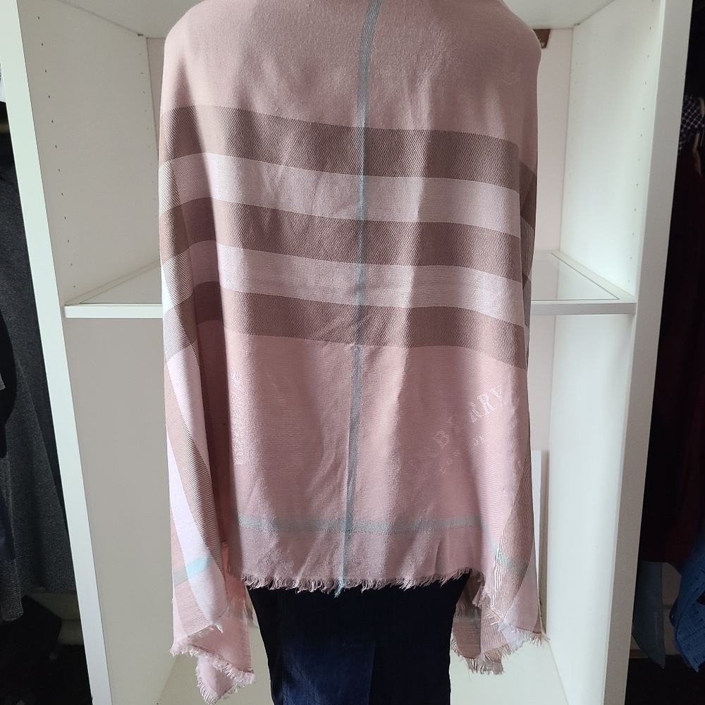 Burberry London wool silk giant wrap - Picture 2 of 14